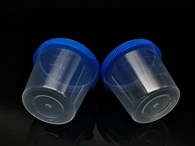 Чаша за храчки с капачка